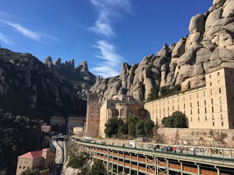Посещение монастыря Монтсеррат и поход в горы из Барселоны